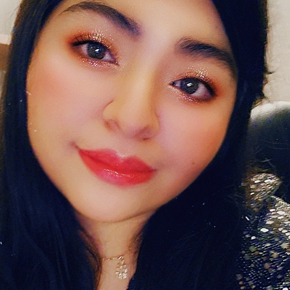 Meet your Posher, Mireya
